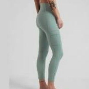 NWT Athleta Salutation 7/8 Cargo Tight - MP
